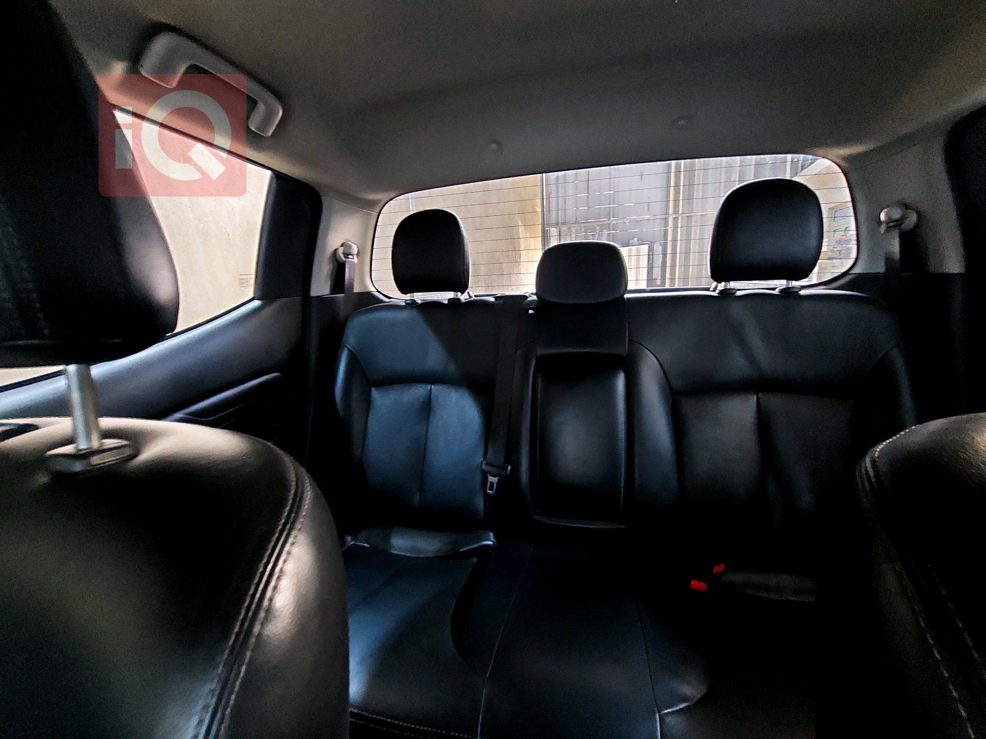 ميتسوبيشي L200